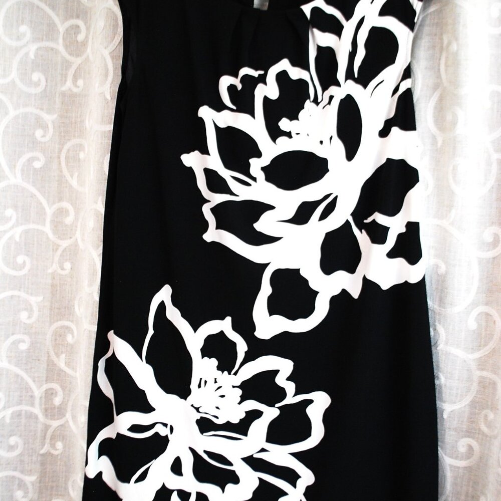 Studio by LONDON Times Woman's Dress Black and White Size 16